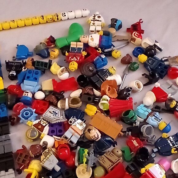 Lego Minifigure Parts Accessories Pieces Bulk Minifigures Mixed Lot WYSIWYG - Picture 3 of 6